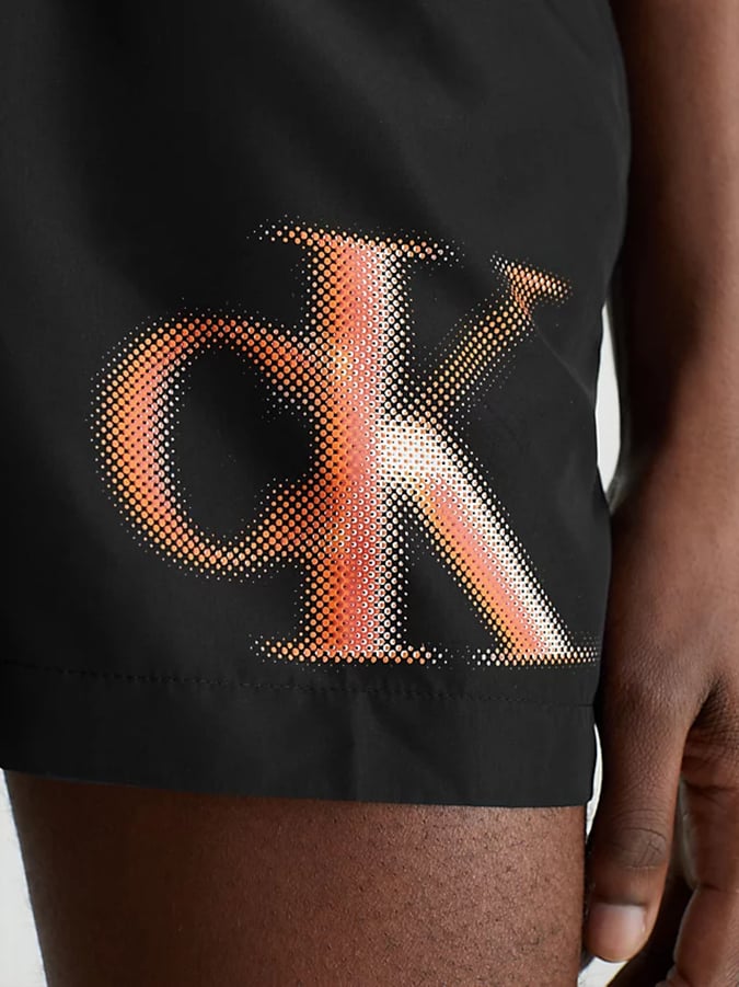 CALVIN KLEIN ΑΝΔΡΙΚΟ ΜΑΓΙΟ MEDIUM DRAWSTRING -GRAPHIC ΜΑΥΡΟ - Image 3