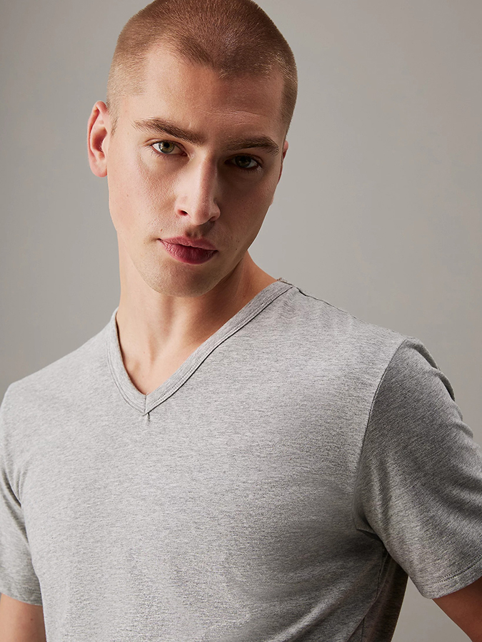 CALVIN KLEIN ΑΝΔΡΙΚΑ T-SHIRT ΜΕ ΛΑΙΜΟΚΟΨΗ V (3PACK) - Image 3